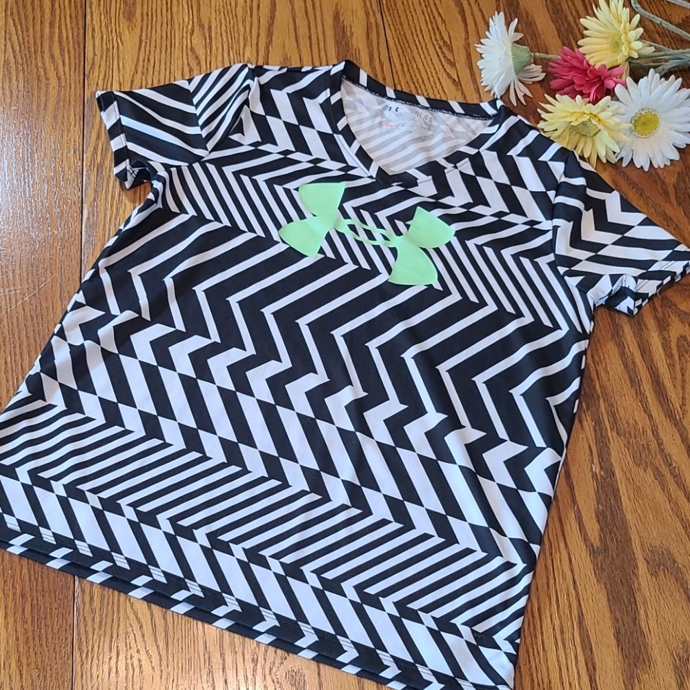 Under Armour top